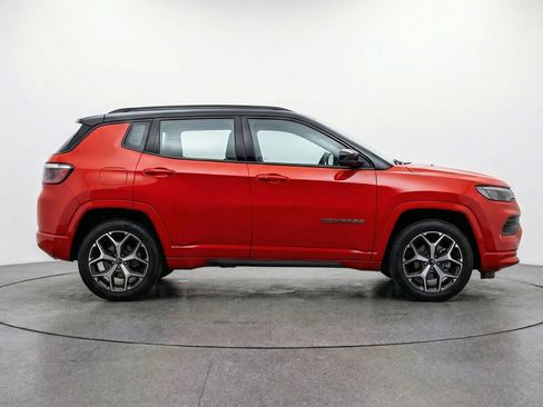 Used 2025 Jeep Compass Limited AWD/4WD image 8
