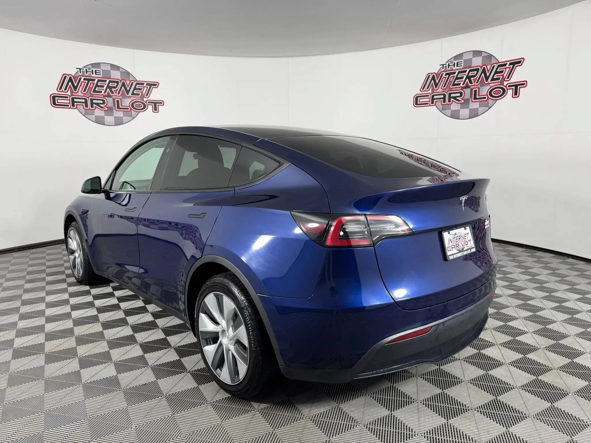 Used 2023 Tesla Model Y Long Range AWD/4WD image 5