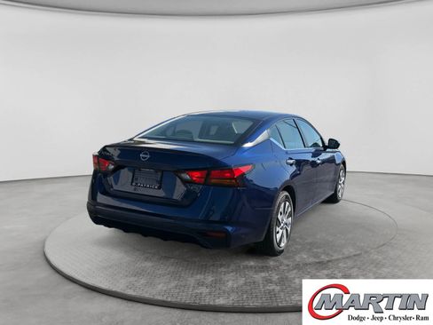 Used 2023 Nissan Altima 2.5 S FWD image 5