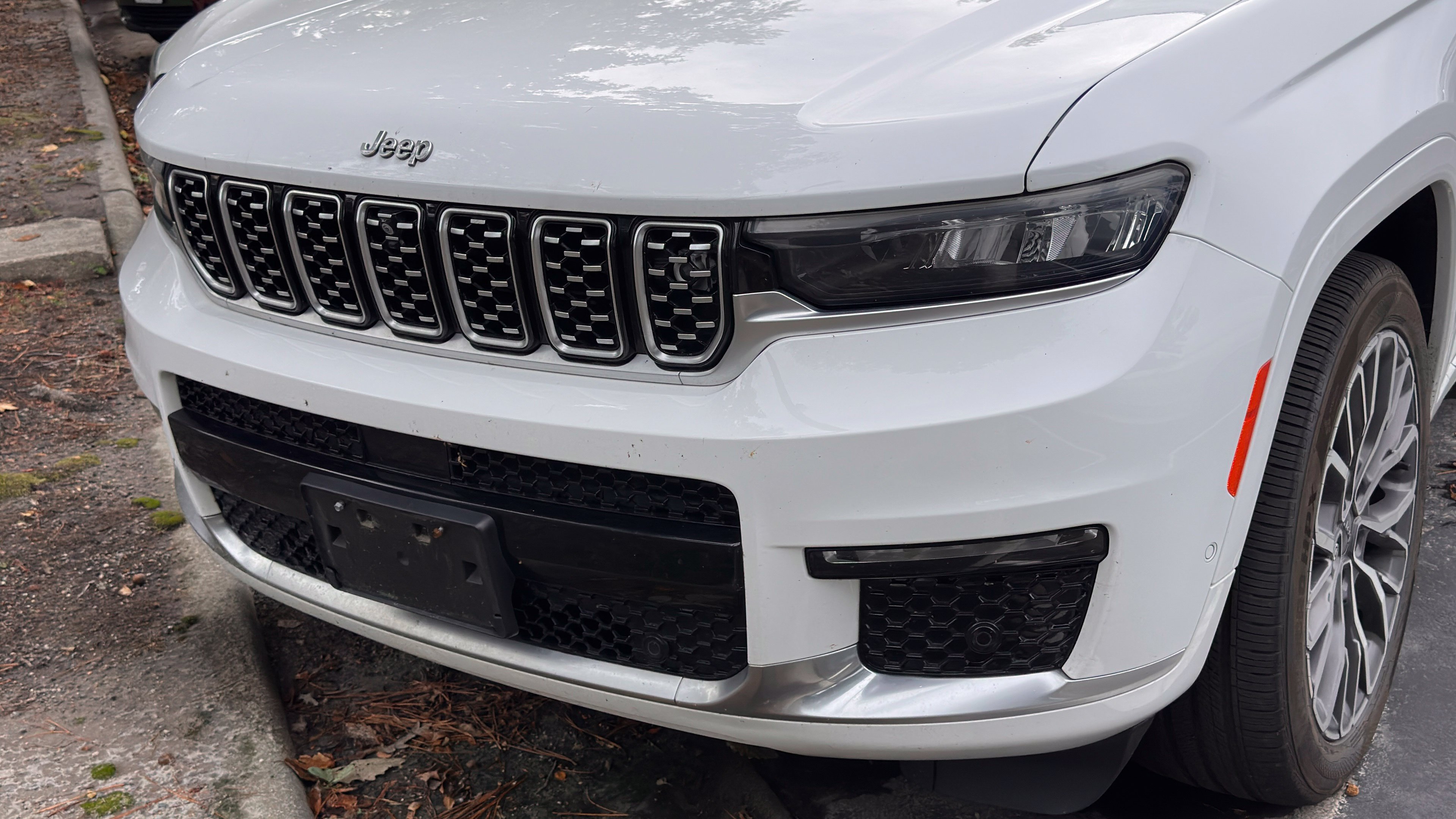 Used 2021 Jeep Grand Cherokee L Summit AWD/4WD image 11