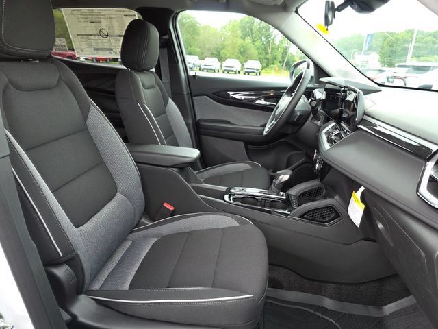 New 2026 Chevrolet TrailBlazer LT w/ LT Cold Weather Package AWD/4WD image 18