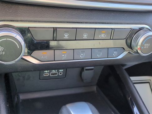 Used 2024 Nissan Altima 2.5 SV image 18