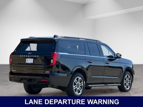 Used 2025 Ford Expedition Max Active AWD/4WD image 6