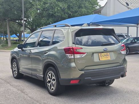 Used 2020 Subaru Forester Premium AWD/4WD image 5