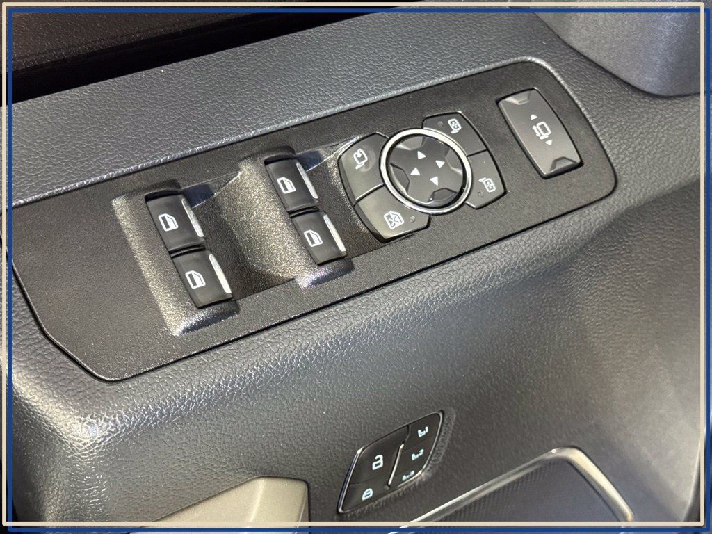 Used 2022 Ford F250 Lariat w/ Black Appearance Package AWD/4WD image 33