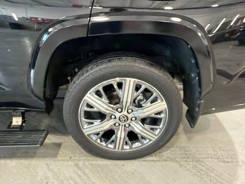 Used 2024 Toyota Sequoia Capstone AWD/4WD image 42