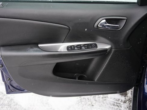 Used 2017 Dodge Journey SE image 7