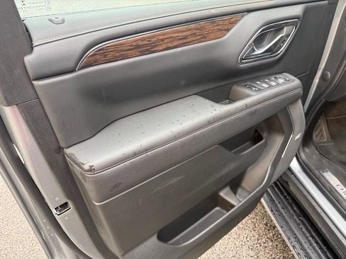 Used 2023 Chevrolet Tahoe Premier AWD/4WD image 16