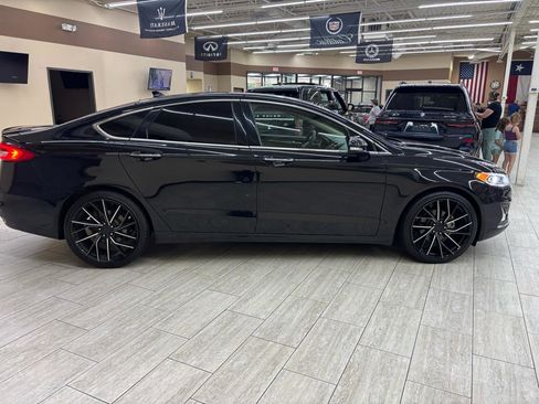 Used 2019 Ford Fusion Titanium AWD/4WD image 11