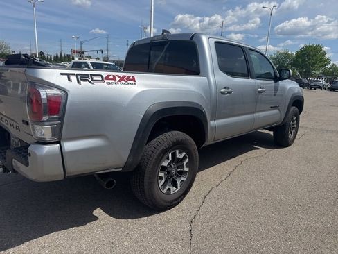 Used 2023 Toyota Tacoma TRD Off-Road w/ Advanced Technology Package image 3