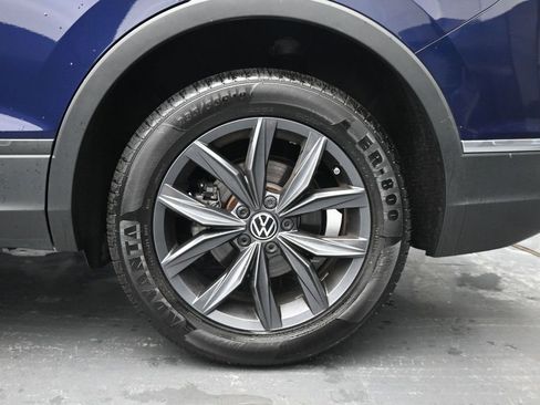 Used 2023 Volkswagen Tiguan SE image 12