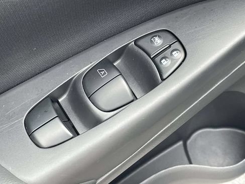 Used 2018 Nissan Sentra SV FWD image 19