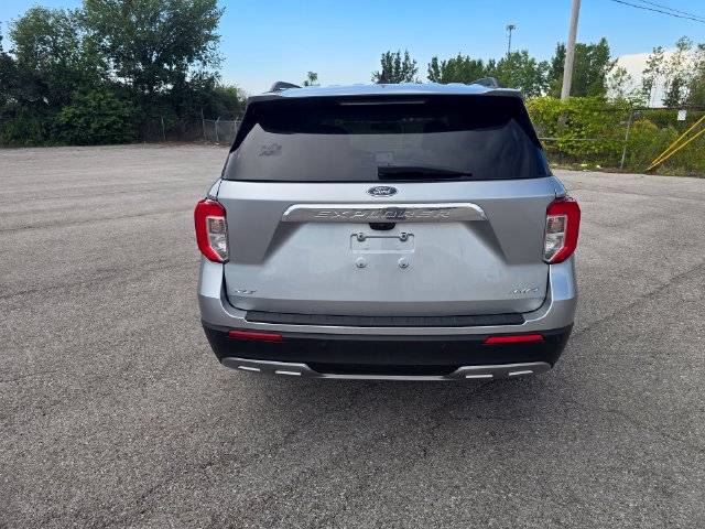 Used 2024 Ford Explorer XLT w/ Equipment Group 202A AWD/4WD image 5