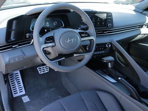 Used 2026 Hyundai Elantra Sport image 8