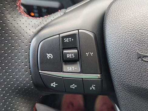 Certified 2025 Ford Escape ST-Line Select AWD/4WD image 12