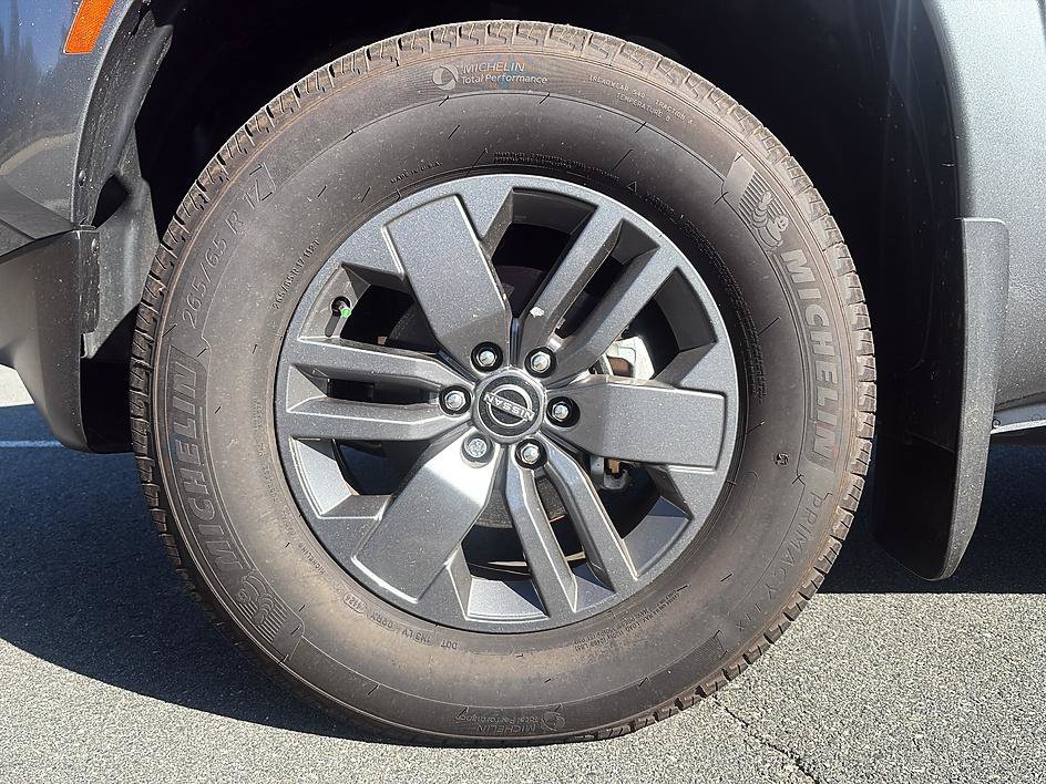 Certified 2025 Nissan Frontier SV w/ SV Convenience Package AWD/4WD image 9