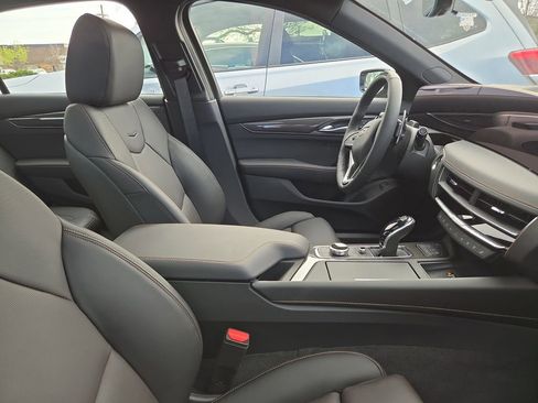 New 2026 Cadillac CT5 V image 9