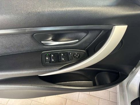 Used 2018 BMW 320i xDrive Sedan w/ Convenience Package image 12