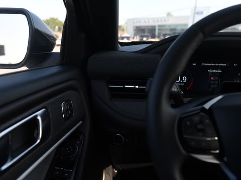 New 2026 Ford Explorer Platinum RWD image 27