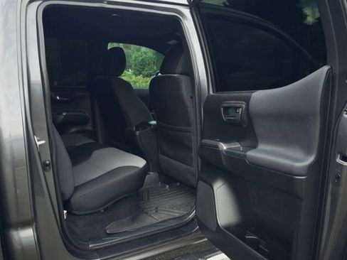 Used 2021 Toyota Tacoma TRD Off-Road w/ Technology Package AWD/4WD image 49