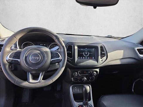 Used 2021 Jeep Compass Latitude FWD image 12