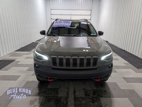 Used 2022 Jeep Cherokee Trailhawk w/ Comfort/Convenience Group AWD/4WD image 6
