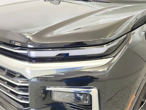 Used 2025 Chevrolet Traverse High Country AWD/4WD image 14