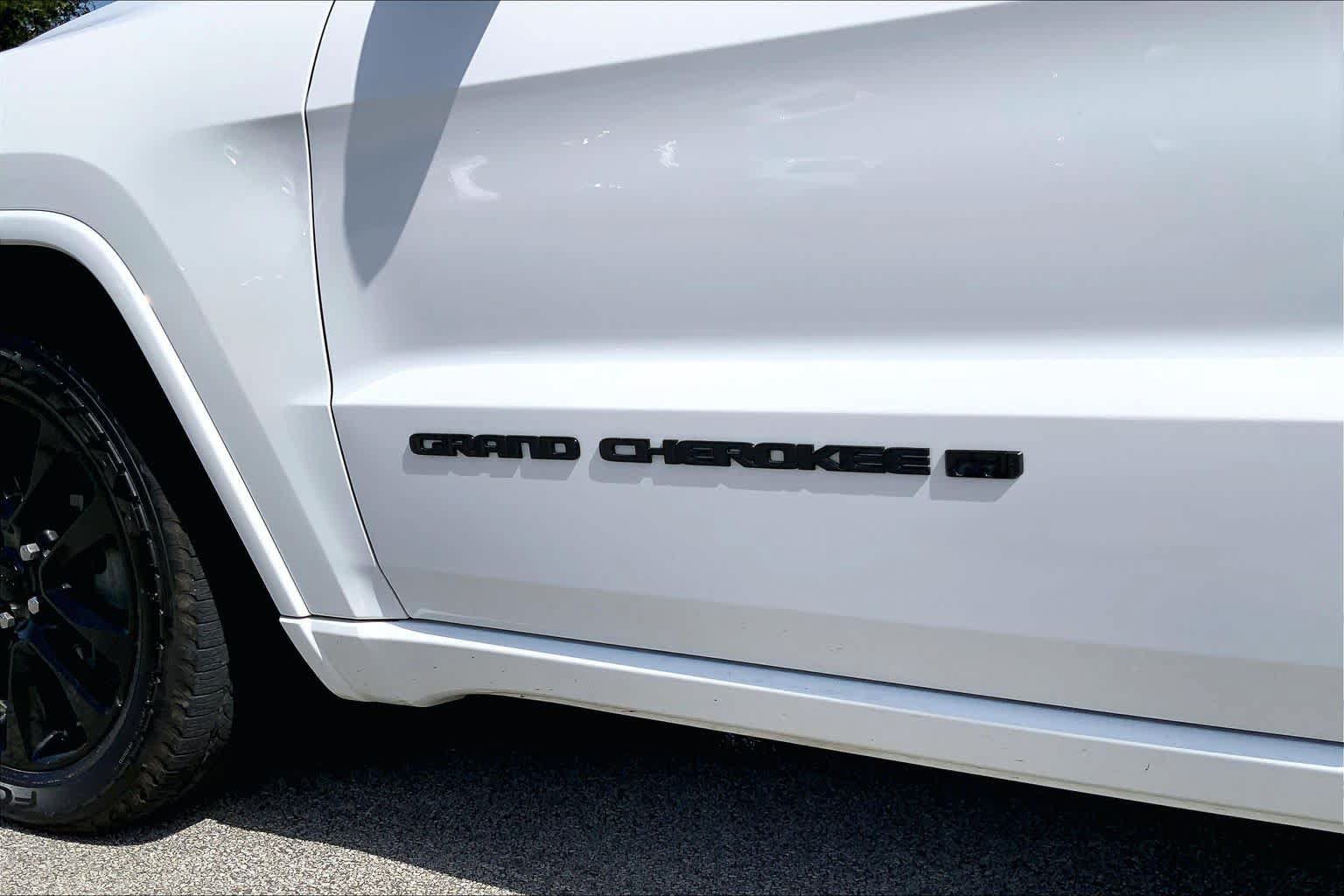 Certified 2022 Jeep Grand Cherokee Laredo X RWD image 10