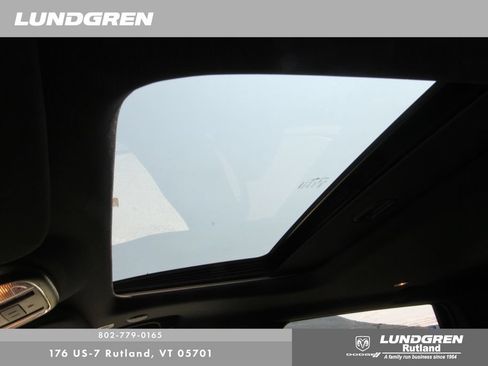Used 2021 Jeep Grand Cherokee Laredo X AWD/4WD image 5