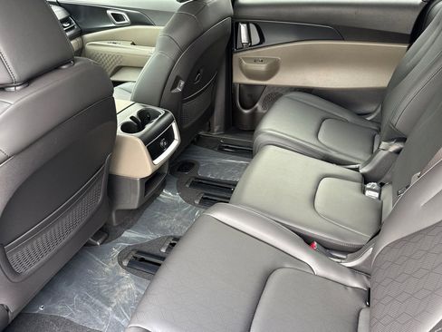 New 2026 Kia Carnival image 12