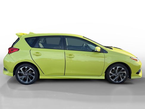 Used 2017 Toyota Corolla iM image 6