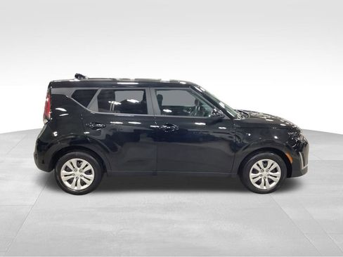 Certified 2023 Kia Soul LX image 5
