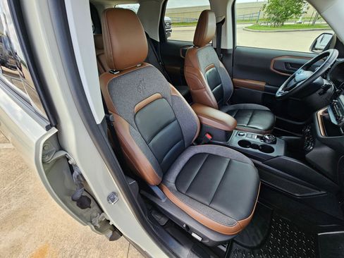 Certified 2024 Ford Bronco Sport Outer Banks w/ Tech Package image 32