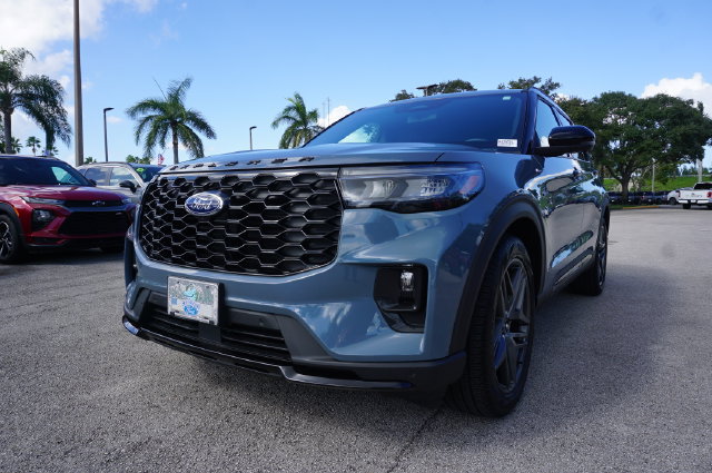Used 2025 Ford Explorer ST-Line w/ Premium Package RWD image 22