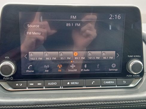 Used 2022 Nissan Rogue SV image 11