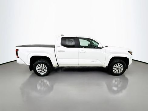 Used 2026 Toyota Tacoma SR5 AWD/4WD image 8