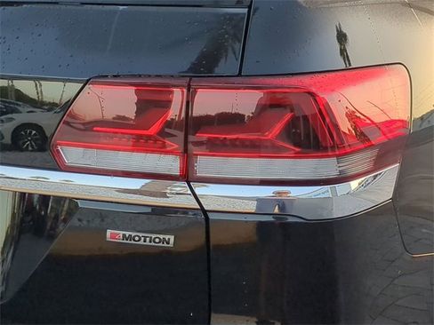 Certified 2022 Volkswagen Atlas SE image 8