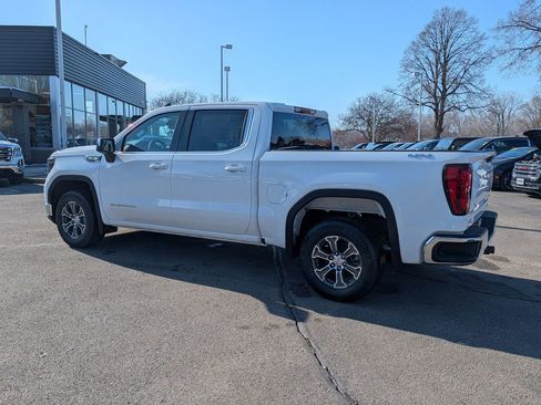 New 2026 GMC Sierra 1500 SLE image 7