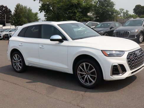Used 2022 Audi SQ5 Premium Plus w/ Premium Plus Package AWD/4WD image 3