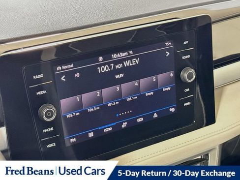 Used 2025 Volkswagen Taos SE AWD/4WD image 19