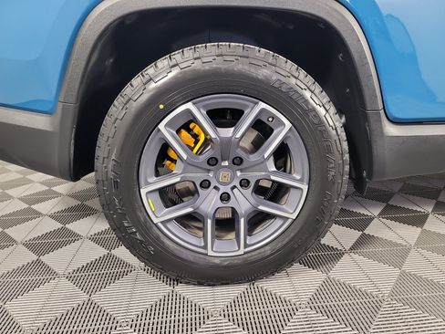Used 2022 Rivian R1T Adventure AWD/4WD image 12