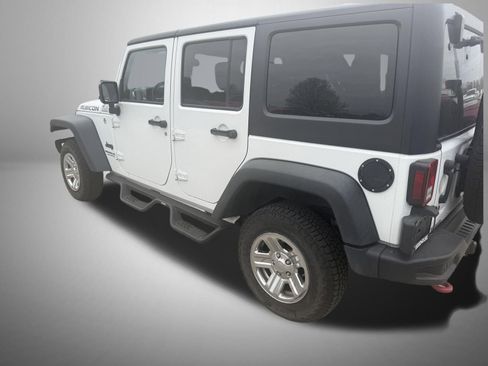 Used 2017 Jeep Wrangler Unlimited Rubicon image 2