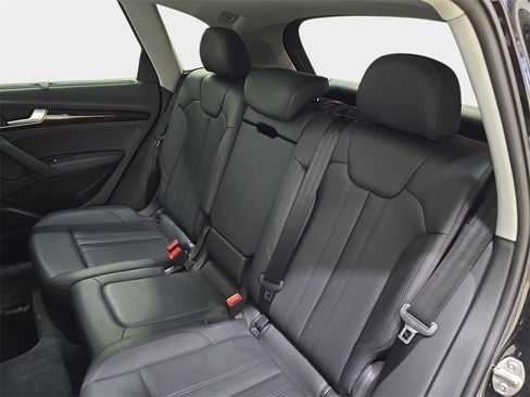 Used 2018 Audi Q5 2.0T Premium Plus w/ Premium Plus Package image 15