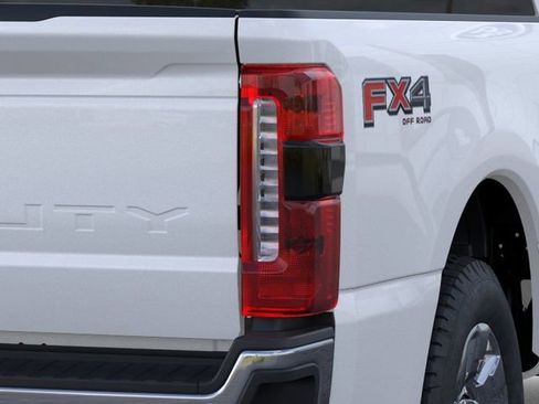 New 2026 Ford F250 Lariat w/ Chrome Package AWD/4WD image 22