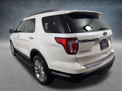 Used 2018 Ford Explorer Limited w/ Equipment Group 301A AWD/4WD image 4
