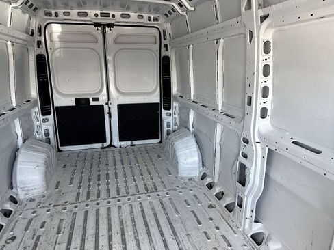 Used 2024 RAM ProMaster 2500 w/ Convenience Group FWD image 16