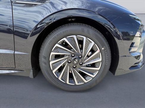 New 2026 Hyundai Sonata Limited FWD image 9