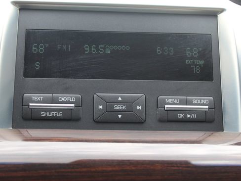 Used 2010 Lincoln MKS FWD image 36