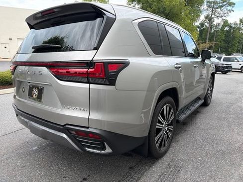 Used 2025 Lexus LX 700h Luxury AWD/4WD image 5