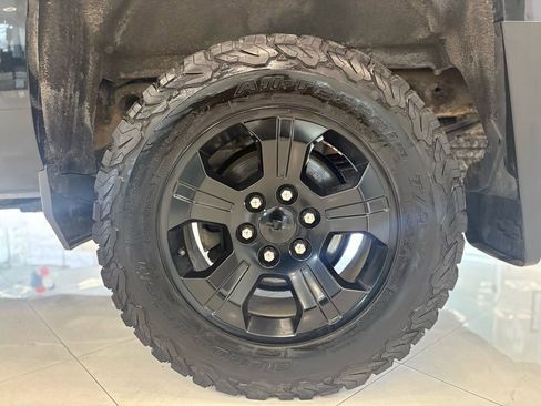 Used 2018 Chevrolet Silverado 1500 LT w/ All Star Edition image 38